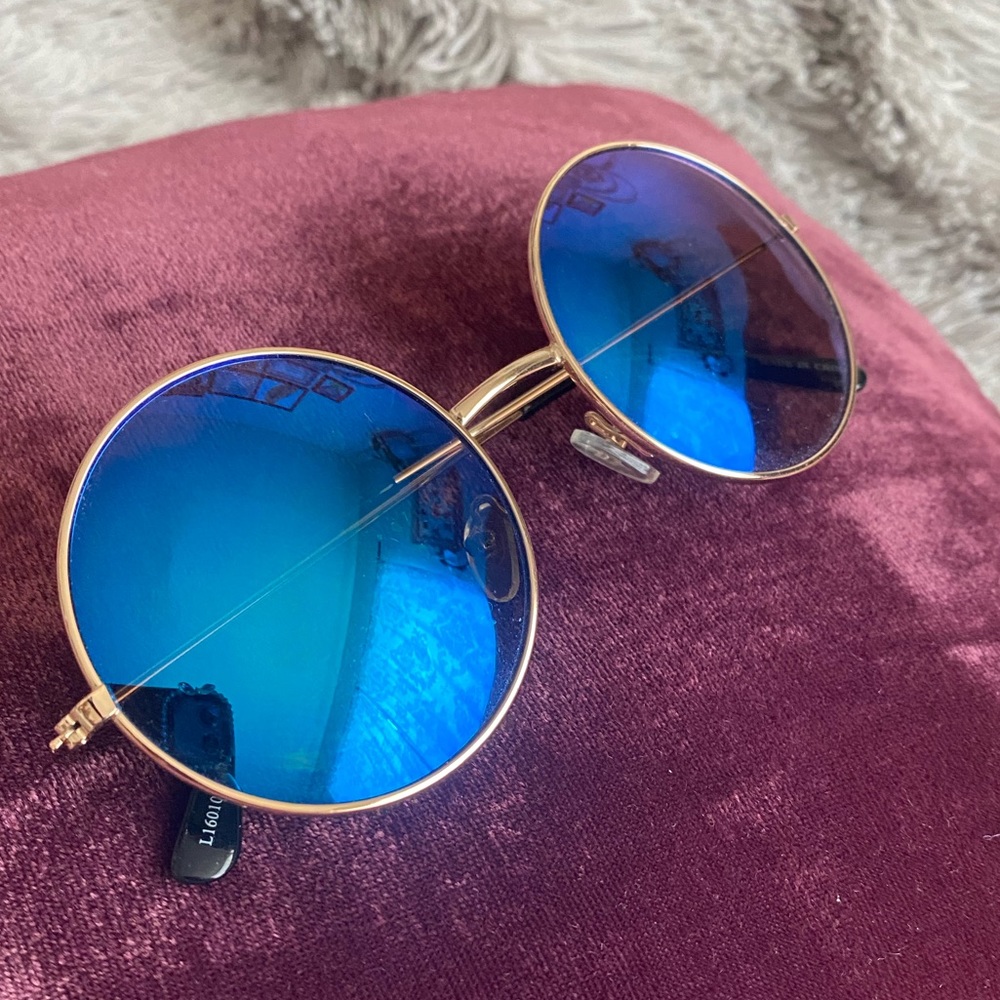 GROOVY✨✌🏼 Round Sunglasses ✨